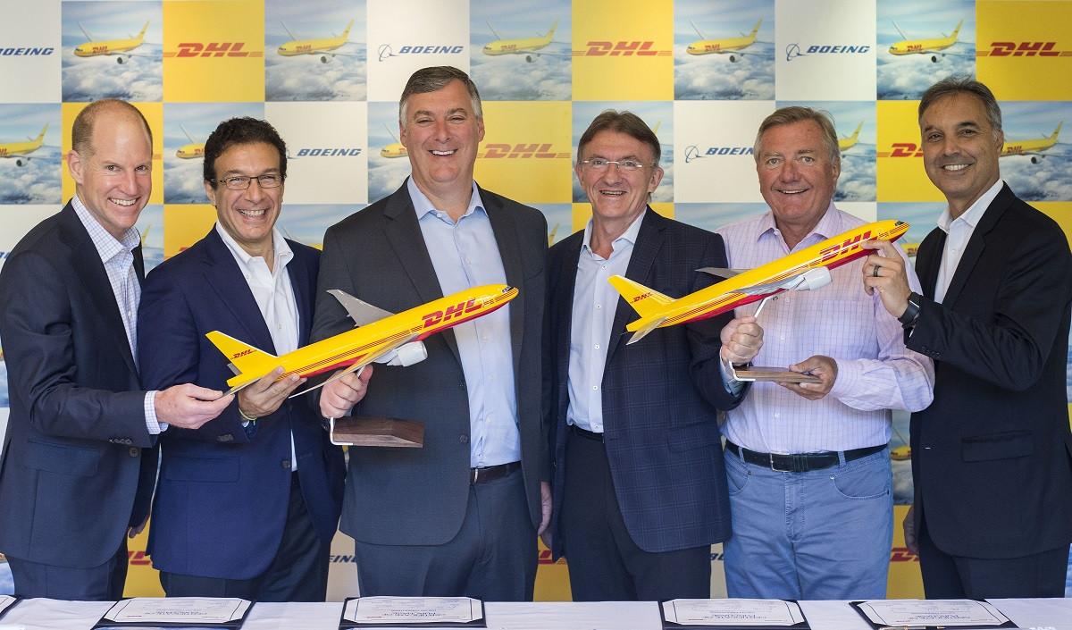 DHL Express Purchase Boeing 777   Signing Ceremony 150718   2