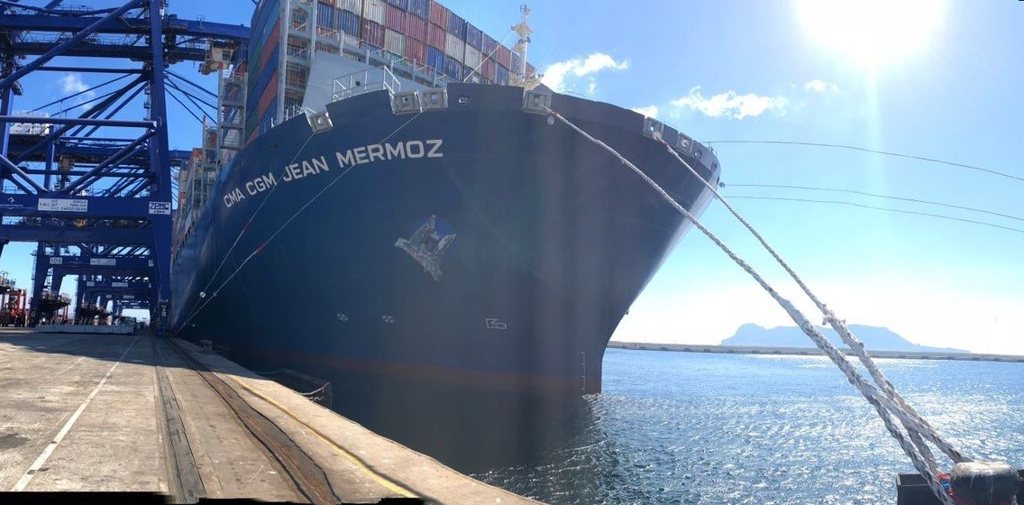 Puerto de Algeciras   CMA CGM Jean Mermoz operando en la terminal de TTIA
