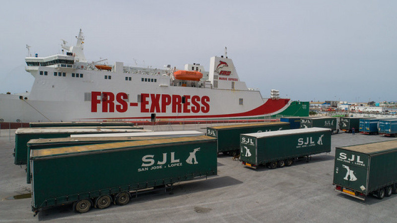 464 remolques camiones buque FRS