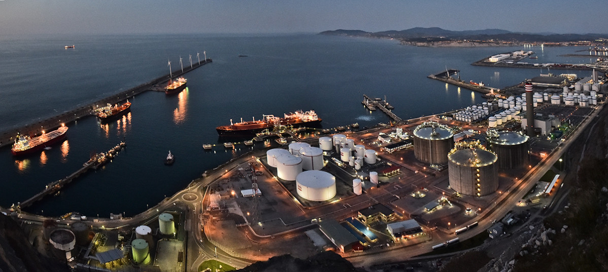 Zona industrial puerto Bilbao
