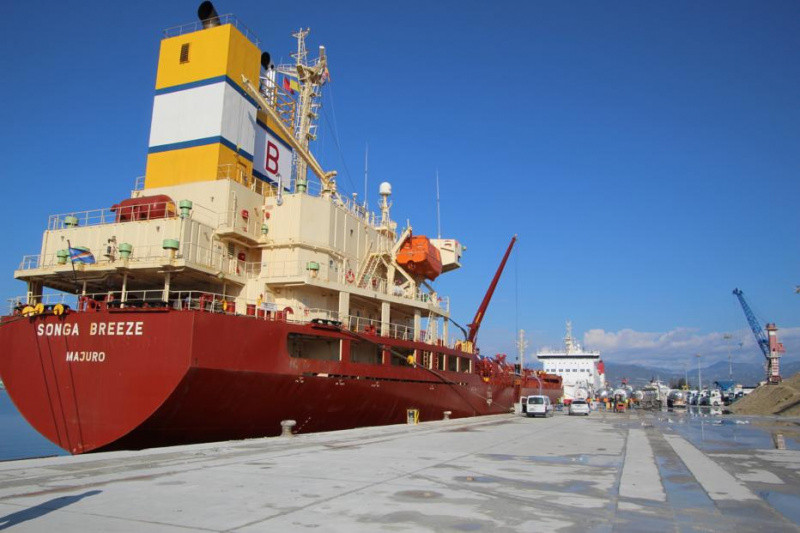 563 puerto mueve 200000 toneladas primer mes estado alarma 2020