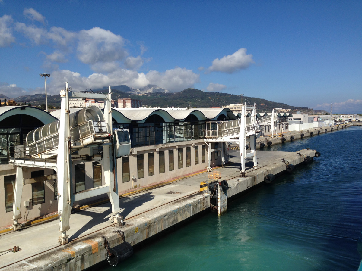 Puerto de Ceuta   pasarelas