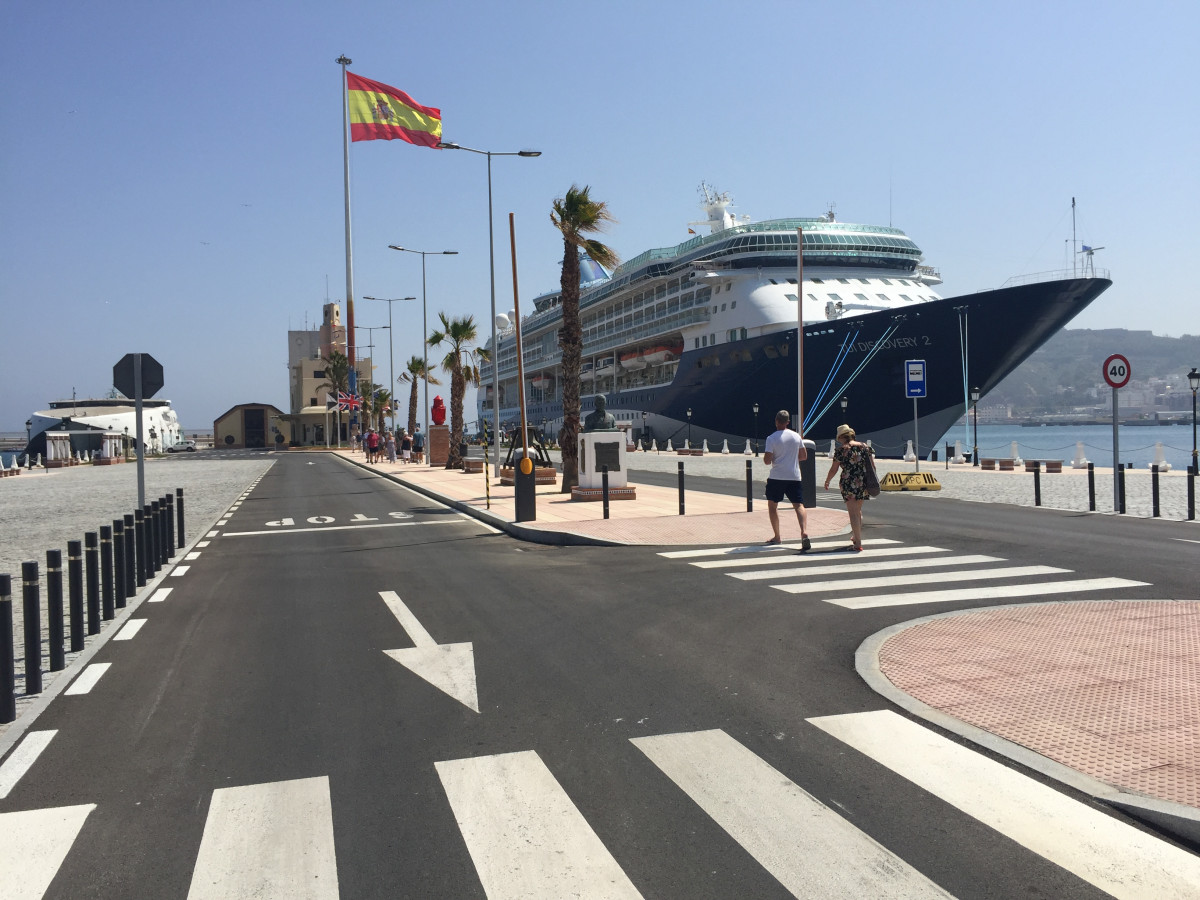 Atraque turistas crucero Ceuta