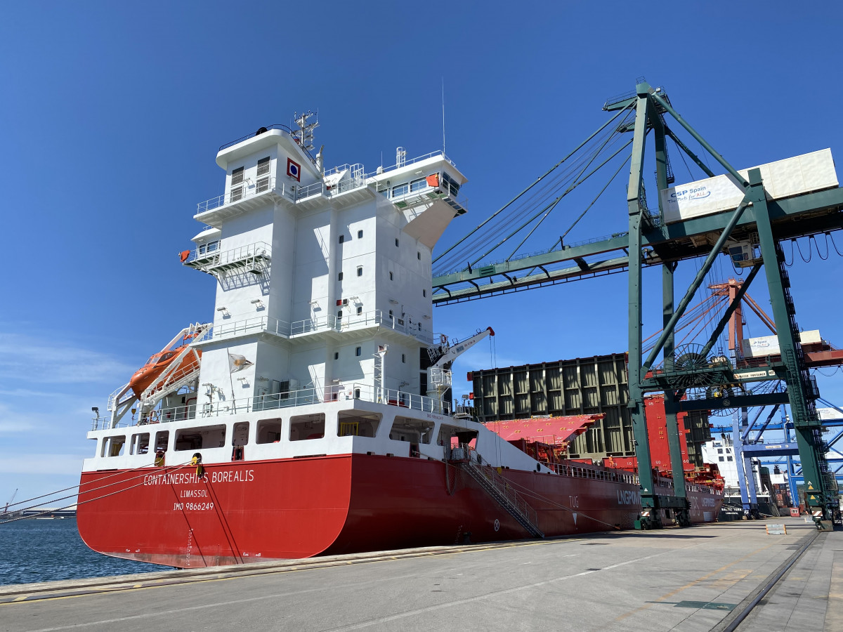 Puerto de Bilbao   Containerships borealis