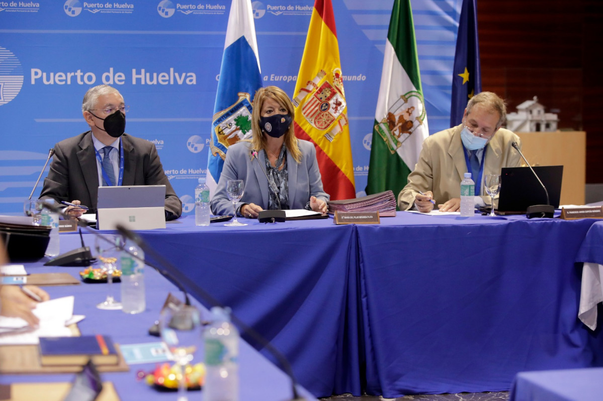 Puerto de Huelva   Presidenta durante el Consejo de Administración