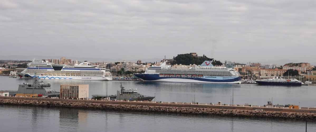 Puerto de Cartagena   cruceros 98