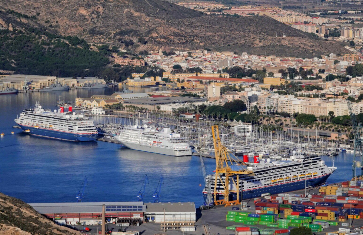 Puerto de Cartagena   cruceros 99