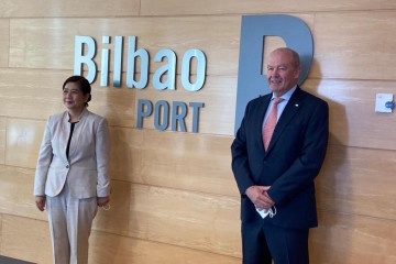 Visita embajadora de Tailandia al puerto de Bilbao