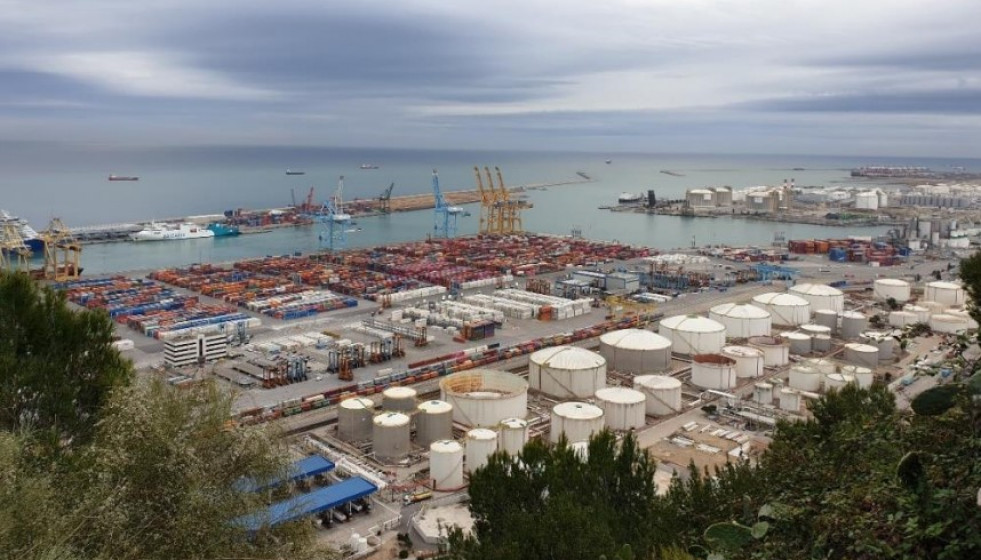 Port de Barcelona   panorámica 2022 contenedores
