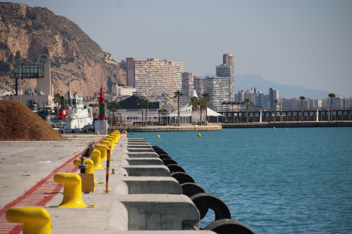 Puerto de Alicante   Detalle muelle