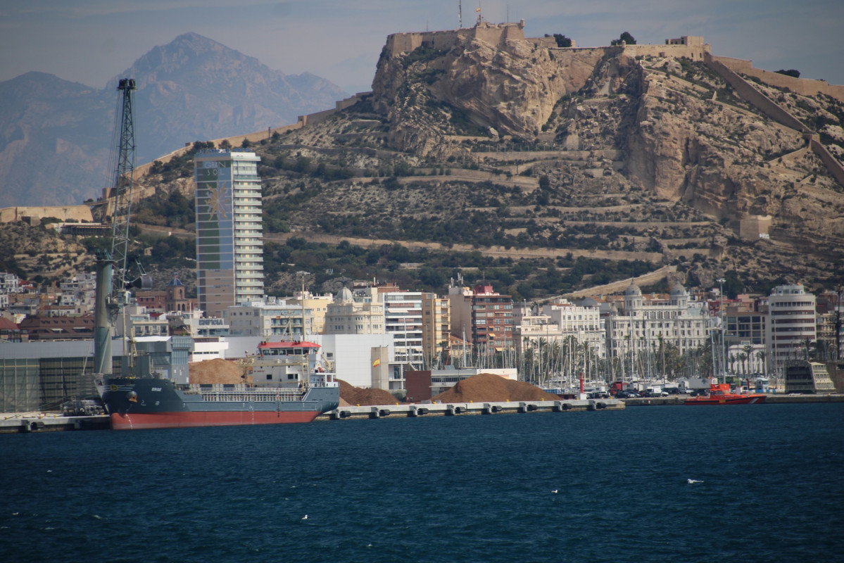 Puerto de Alicante   2048