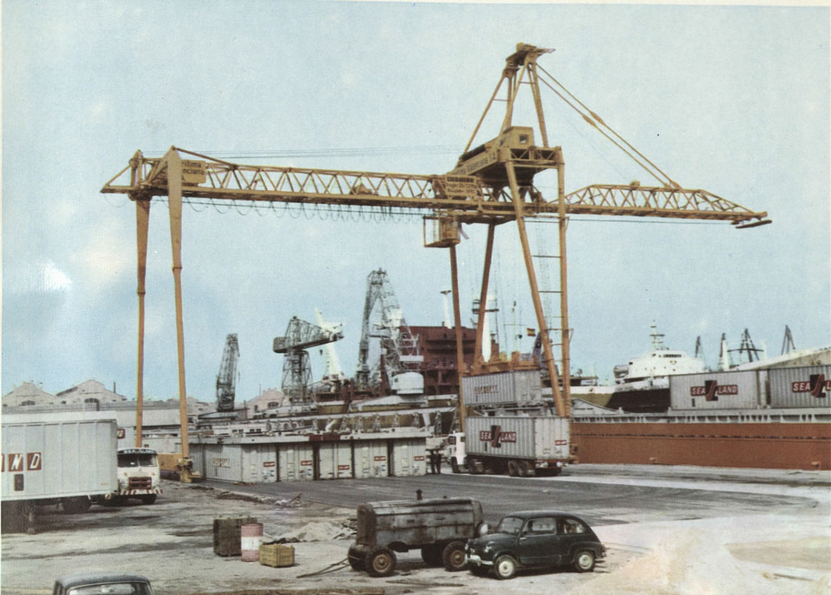 Grua 1972 Puerto Valencia