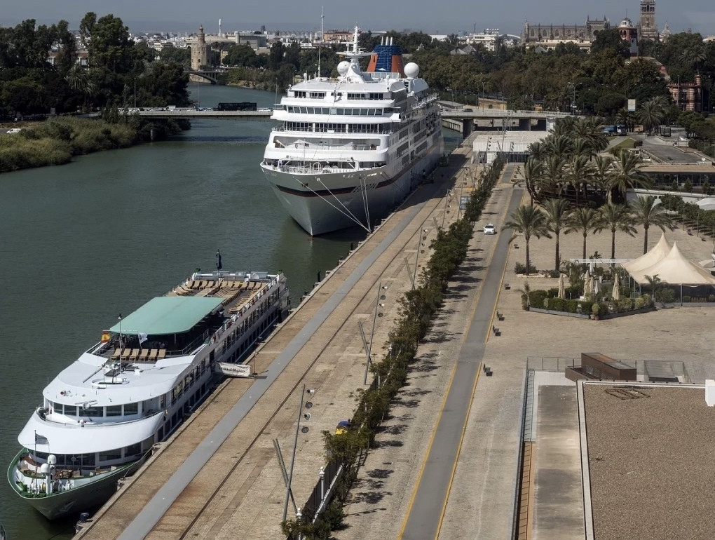 Puerto de Sevilla   Cruceros 2