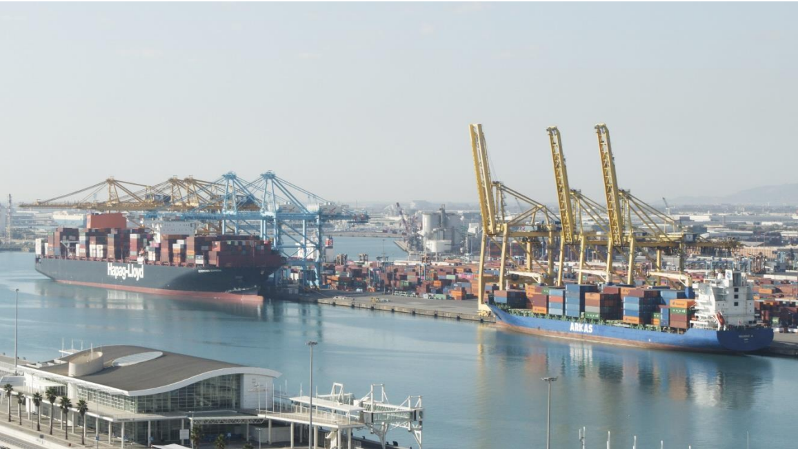 Port de Barcelona   Portacontenedores operando