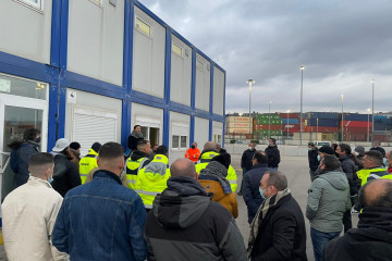 Puerto de Barcelona   amarre   trabajadores