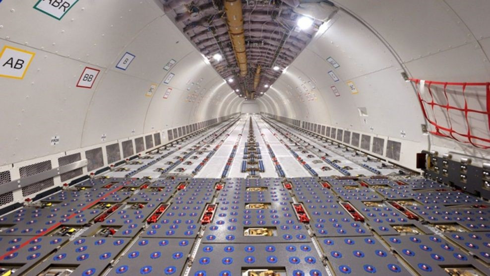 Bodega de carga de un A330 200