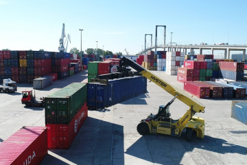 Puerto de Sevilla   contenedores 98