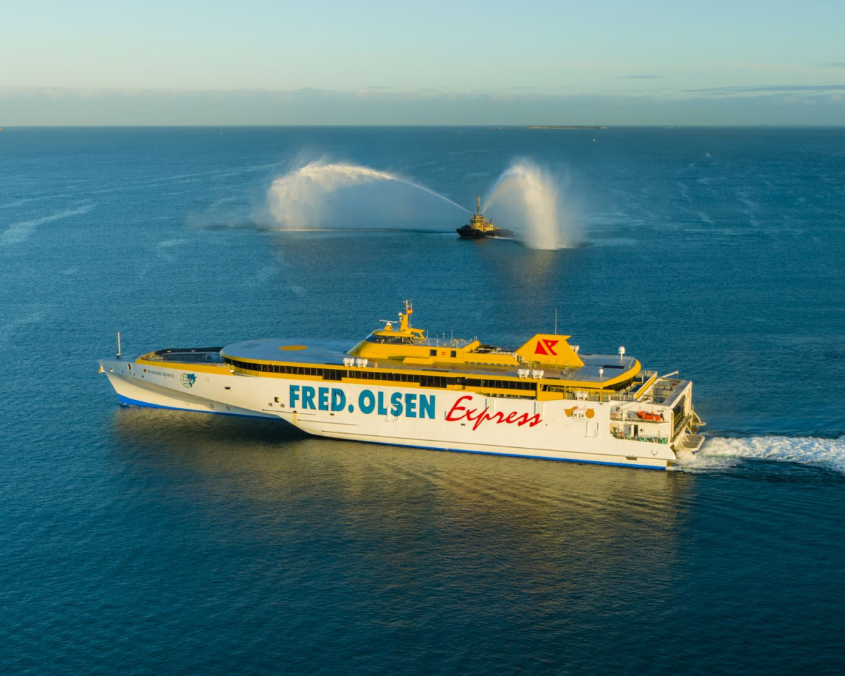 Fred Olsen   Salida Australia   Bajamar Expres
